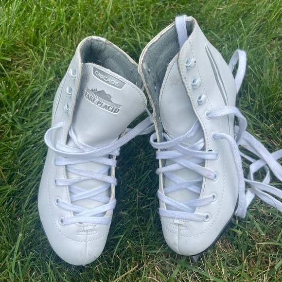 Lake Placid Cascade Girls Ice Skates – Size 1 - Picture 1 of 6